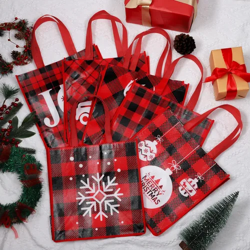 Vista 4 de Aneco 12 bolsas grandes reutilizables de Navidad rojas y negras no tejidas con asas, bolsas de regalo para suministros de fiesta, 14 x 13.8 x 7.5