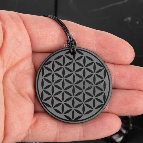 Vista 5 de Colgante Shungite grande - Flor de la Vida - 1.8 pulgadas - Auténtico collar de amuleto de piedra shungita - Hecho a mano - TOLVU, Piedra, Shungita