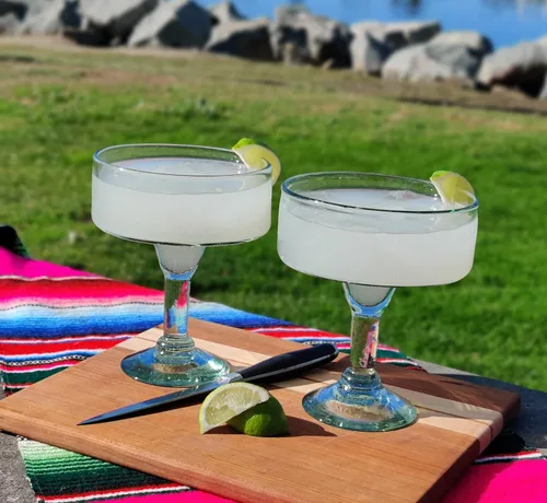 Vista 6 de Dos Sueños Vidrio soplado a mano mexicano – Juego de 4 vasos de margarita natural soplado a mano (16 onzas)