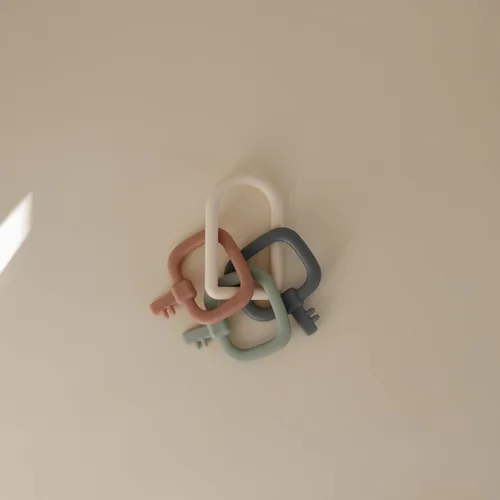 Vista 2 de mushie Juguete clave Juguete sensorial para bebés de 10 meses o más
