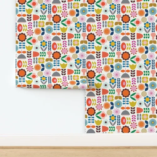 Vista 4 de Spoonflower Despegar y pegar papel tapiz Muestras - Mod Jardín escandinavo Scandi Arte Flores Margarita Azul Marino Naranja Rosa Vivero Floral