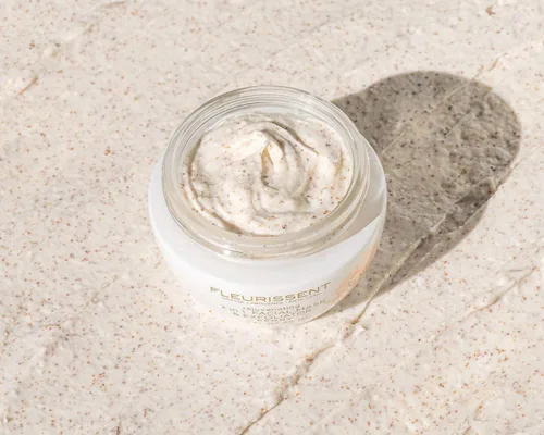 Vista 4 de Fleurissent Enchanted Elixir – Máscara facial de peonía 2 en 1 y exfoliante – Fusión floral revitalizante, 99% natural y certificado orgánico
