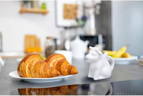 Vista 4 de HIC Kitchen Mini crema de vaca con asa, porcelana fina, 2 onzas, para servir leche, crema, jarabe, aderezos y salsas, juego de 2