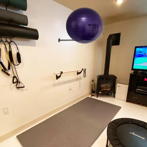 Vista 7 de Soporte de bola de ejercicio de acero inoxidable montado en la pared, estante resistente para pelotas de yoga, soporte de exhibición de bolas