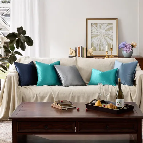 Vista 209 de GIGIZAZA Juego de 2 fundas de almohada doradas de terciopelo de 20 x 20 pulgadas para sofá Almohadas para sofá, tela texturizada suave de 9.88