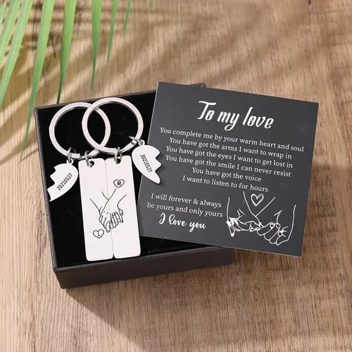 Vista 5 de Regalos para parejas, llaveros personalizados a juego para parejas, juego de llaveros personalizados con nombre para novio y novia