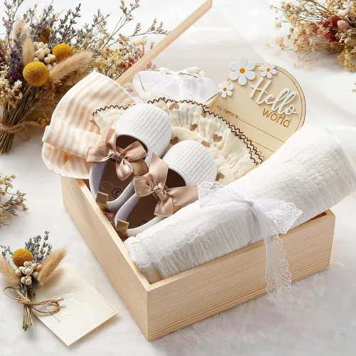 Vista 6 de Golray Cesta de regalo de madera para bebés, niñas recién nacidas, juego de tela con mameluco/zapatos suaves/calcetines/manta/babero/diadema/hito