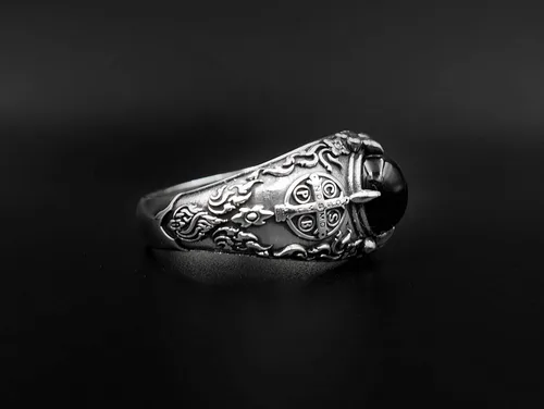 Vista 5 de Onyx - Anillo de exorcismo de San Benito para hombre, anillo de protección de demonio cruzado para mujeres y hombres, anillo de plata de ley 925