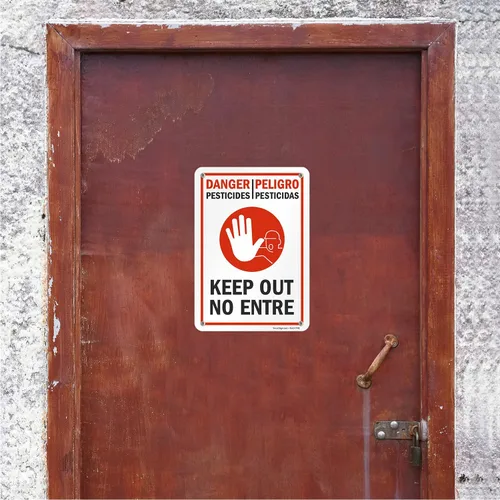 Vista 5 de SmartSign Cartel bilingüe "Danger - Pesticidas, Keep Out, Peligro - Pesticidas, No Entre", impresión digital, plástico HDPE de 55 mil, rojo, negro