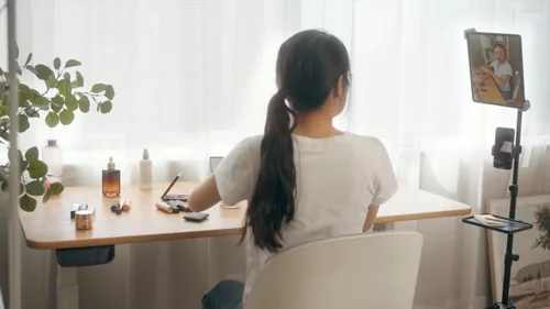 Vista 6 de Mount Plus TB-F01 Soporte de trípode de piso de cuello de cisne con rueda para iPhone, iPad, iPad Pro y otras tabletas tamaño 9" a 15" con rotación