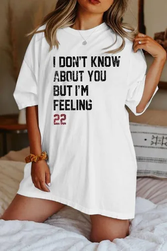 Vista 5 de Camiseta de manga corta con texto en inglés "I Don't Know About You But I'm Feeling 22" para mujer, álbum de música, cantante, regalo para fanáticos