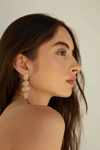 Vista 2 de Long Gold Dangle Earrings For Women