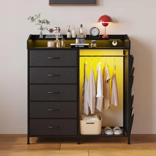 Vista 3 de LUMTOK - Cómoda con estante para colgar, 5 cajones de tela y bolsillo lateral para dormitorio 2 in 1 Black 5 Drawers Dresser with LED&Charging