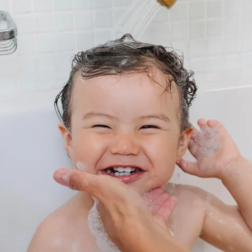 Vista 15 de Mustela Set de regalo para la hora del baño para bebés, esenciales para el cuidado de la piel del bebé con aguacate natural, contiene loción