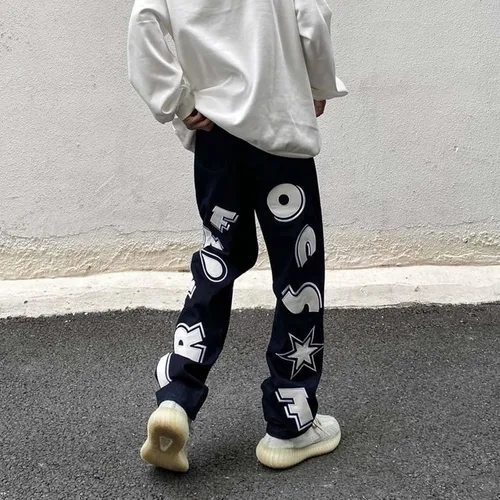 Vista 4 de Harajuku - Jeans para hombre con letras estampadas, rectos, holgados, para otoño e invierno, jeans engrosados, jeans góticos