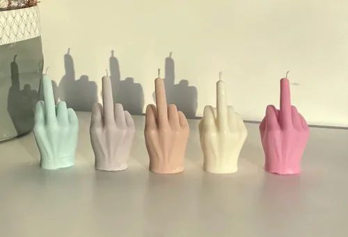 Vista 3 de Middle Finger Candle, Homemade soy candle, Hand Fuck Candle, Teen Room Decor Candle, Funny Aeshetic Candle, Hippie Candle (White, COCONUT)