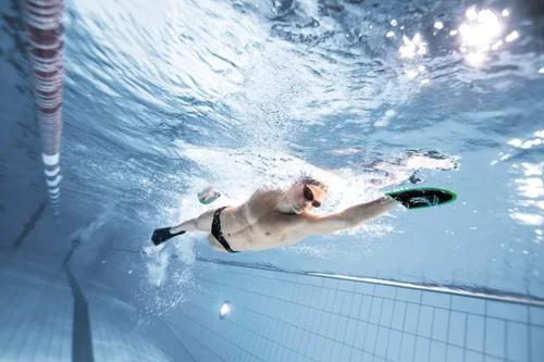 Vista 5 de Arena Powerfin - Aletas de entrenamiento para natación Negro/Plateado