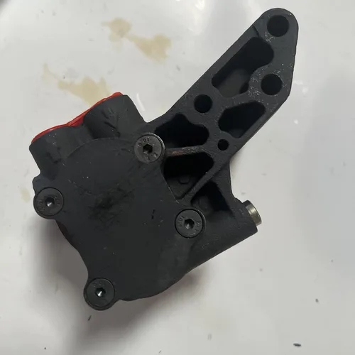 Vista 4 de VOE21620116 21620116 Bomba de alimentación de combustible se adapta a Volvo EC240B EC290B EC210 D7D