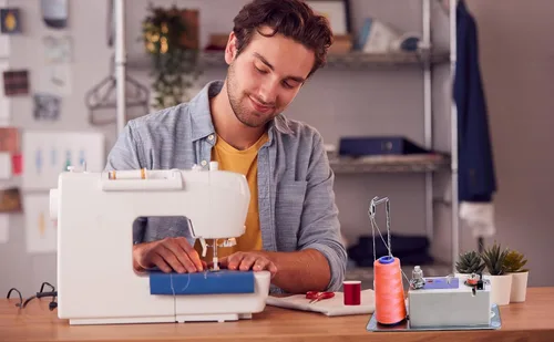 Vista 7 de HimaPro Bobinadora Automática para Máquina de Coser Bobinadora Eléctrica - Bobinadora Eléctrica - Ranura Ajustable para Bobina - Experiencia