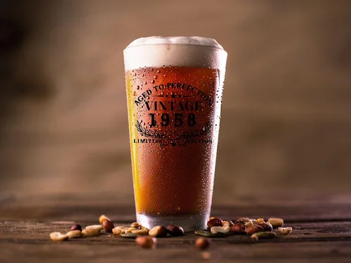 Vista 5 de Vaso de cerveza vintage de 1958 63 cumpleaños de 16 onzas para hombres, regalos de cumpleaños para hombre, mujer, amigo, cumple 63 años, feliz