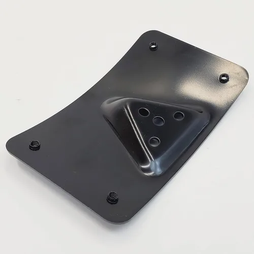 Vista 5 de Marco de matrícula curvado cromado, montaje con placa de montaje de 3 agujeros para modelos Harley, para motocicletas de EE. UU. de 7 x 4 pulgadas