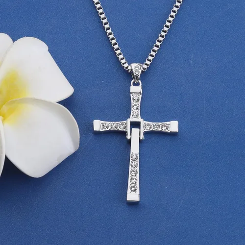 Vista 3 de KEYCHIN Collar de cruz inspirado para entusiastas de los deportes rápidos, regalo de cruz con colgante de acero de titanio, joyería periférica