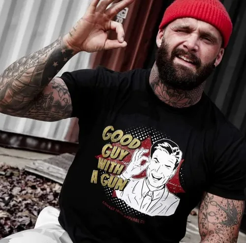 Vista 5 de Combat Iron Good Guy with a Gun - Camiseta con gráfico de cómic dibujado a mano para hombre