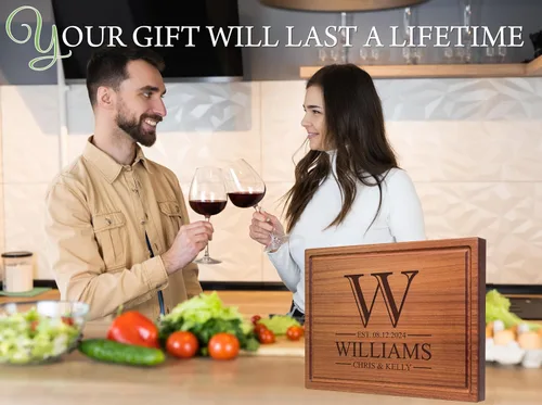 Vista 7 de Tabla de cortar personalizada, boda, aniversario, regalo de inauguración de la casa, la mejor idea de regalo para parejas, recién casados, fabricada