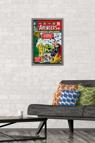Vista 2 de Trends International Marvel Comics Avengers #1 - Póster de pared, 22.4 pulgadas de largo x 14.7 pulgadas, versión enmarcada en madera de granero
