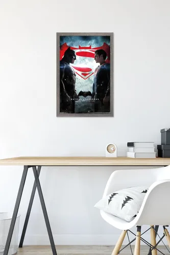 Vista 6 de Trends International DC Comics Movie - Batman v Superman - Póster de pared de una hoja, 14.725 x 22.375 pulgadas, versión enmarcada de madera