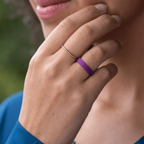 Vista 2 de Enso Rings - Anillo de silicona para mujer, diseño de infinito