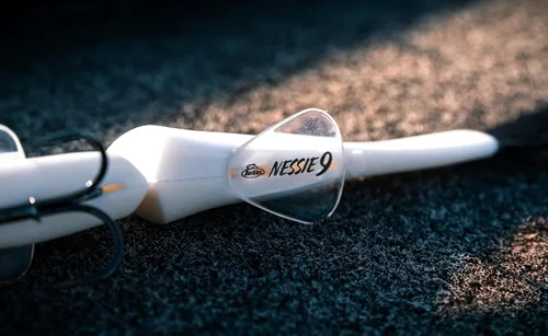 Vista 12 de Berkley PowerBait Nessie - Cebo suave para pesca Hueso quemado