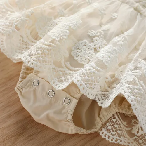 Vista 5 de ODASDO Mameluco de encaje para bebé niña con bordado delicado sin espalda con diadema de flores, 2 piezas de traje de pastel