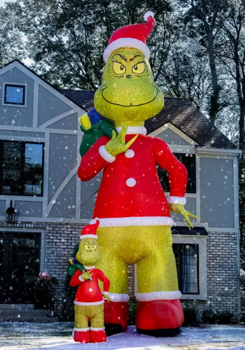 Vista 2 de Decoración Navideña Inflable Colosal de Santa Grinch de 25 Pies Multicolor