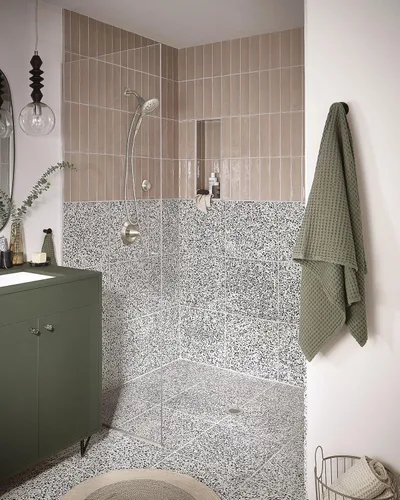 Vista 2 de Moen 186117BN Andamio remoto para duchas de mano Magnetix con soporte de pared incluido o opciones de adhesivo impermeable permanente, níquel Níquel