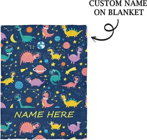 Vista 3 de YESCUSTOM Manta de forro polar de dinosaurio personalizada para niños y niñas, manta de texto personalizada para regalo de cumpleaños y ducha