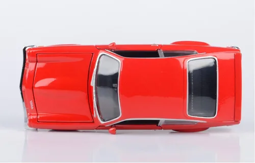 Vista 7 de Motormax 1974 Chevrolet Vega 1:24 Escala Diecast Modelo Réplica Forgotten Classics Series 79046 Rojo