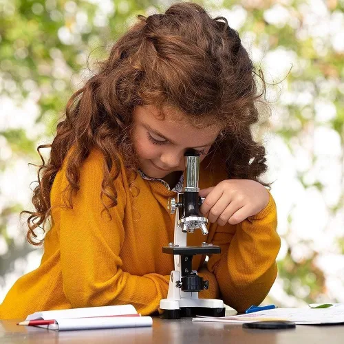 Vista 3 de AmScope-Kids M30-ABS-KT2-W Kit de microscopio con brazo de metal y base, 6 aumentos desde 20x a 1200x, incluye 52 piezas de accesorios y estuche