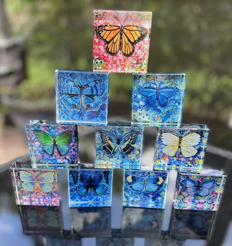 Vista 4 de Pisapapapeles de cristal mariposa regalo coleccionable Morpho azul oscuro
