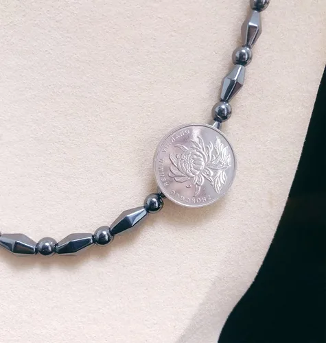 Vista 3 de Collar de terapia magnética de hematita, piedra curativa natural, joyería unisex