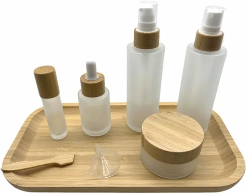 Vista 6 de Recipientes vacíos recargables de vidrio marrón para cosméticos con cubierta de bambú, paquete de 5, botella de spray, bomba de loción, cuentagotas