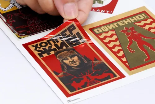 Vista 2 de Netflix Stranger Things: Season 4 Calcomanías para dispositivos con papel de aluminio (paquete de 23)