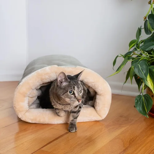 Vista 3 de Cama estilo cueva para gatos y perros pequeños de Armarkat, Tonos café