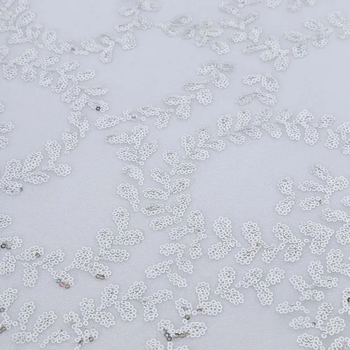 Vista 8 de Efavormart - Superposición de mesa de tul bordado de hojas de lentejuelas plateadas de 72 x 72 pulgadas, mantel cuadrado transparente Plateado