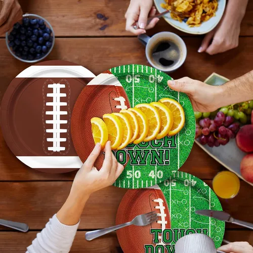 Vista 7 de Kit de suministros para fiestas de fútbol – Sirve a 48 invitados con platos de papel de 9 pulgadas para fiesta de cumpleaños de fútbol, día