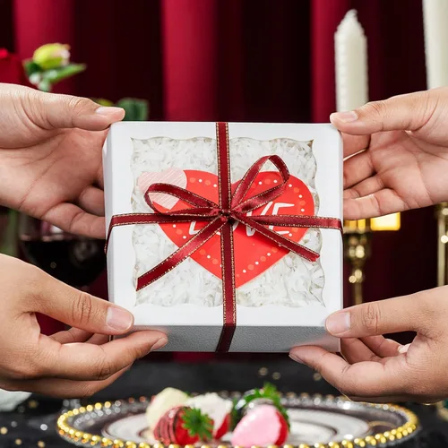 Vista 5 de Romantic Baking - Paquete de 40 cajas de galletas de 5 x 5 x 1 1/5 pulgadas, cajas de galletas con forma de corazón, bombas de chocolate caliente
