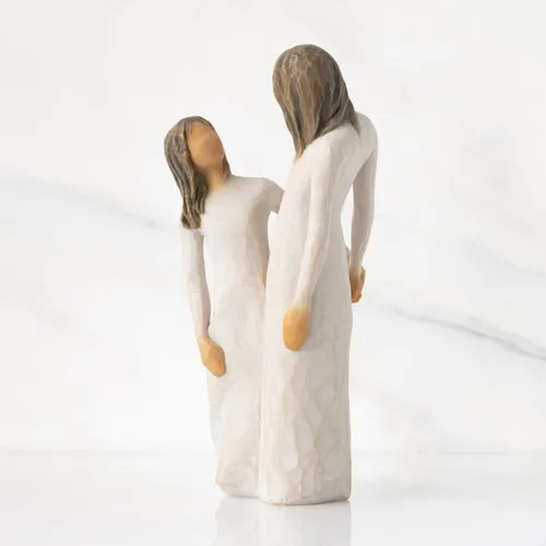 Vista 2 de Willow Tree Time Together, "I Love Our Time Together", Figura de madre e hija con manos juntas, figura esculpida pintada a mano