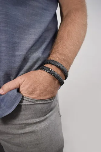 Vista 4 de Alor Pulsera de Cuero Envuelto - Pulsera de Cuero y Acero Inoxidable para Hombre - Brazaletes para Hombre - Joyería para Hombre