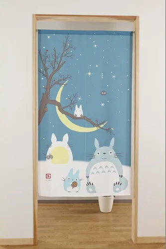 Vista 2 de Totoro Noren - Tapiz de cortina con diseño de cielo invernal y luna creciente