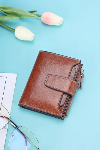 Vista 6 de Lavemi Cartera pequeña y compacta para mujer con bloqueo RFID monedero plegable de cuero genuino con ventanas de identificación